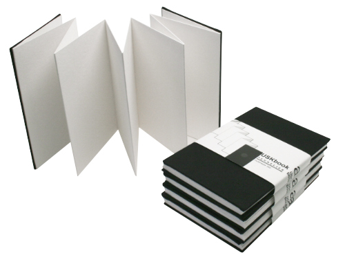 Sennelier Black Linen concertina URBAN Multimedia sketchbook 10 x 15 cm 340gsm